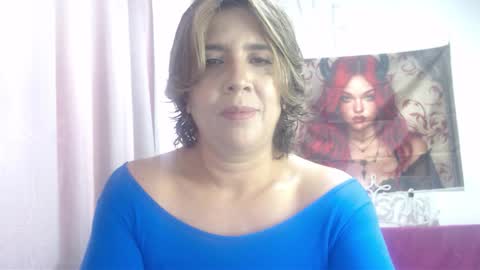 Snapshot of victoria25_meester chatting on November 20, 3:01 pm Hi guys Im victoria Be the one who can control me in PVT online show from November 20, 3:01 pm