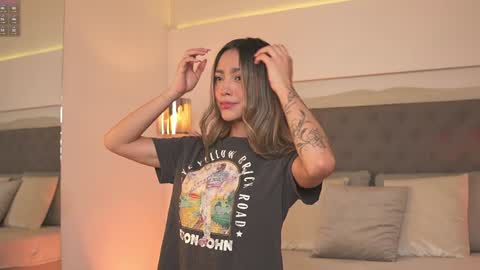 Snapshot of victoria__rossi chatting on December 30, 12:20 pm online show from December 30, 12:20 pm