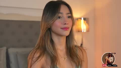 Snapshot of victoria__rossi chatting on February 10, 11:36 am online show from February 10, 11:36 am