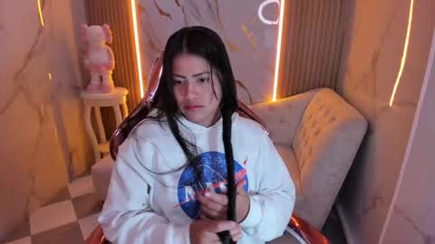 Snapshot of victoria_b_ chatting on September 25, 12:53 pm victoria_b_ online show from September 25, 12:53 pm