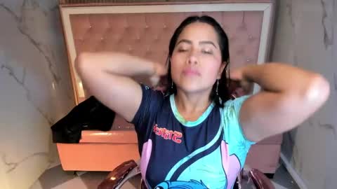 Snapshot of victoria_b_ chatting on October 13, 7:47 pm victoria_b_ online show from October 13, 7:47 pm