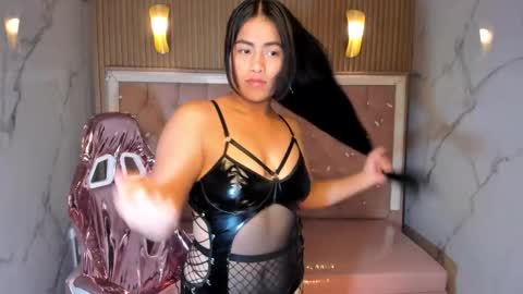 Snapshot of victoria_b_ chatting on October 14, 7:58 pm victoria_b_ online show from October 14, 7:58 pm