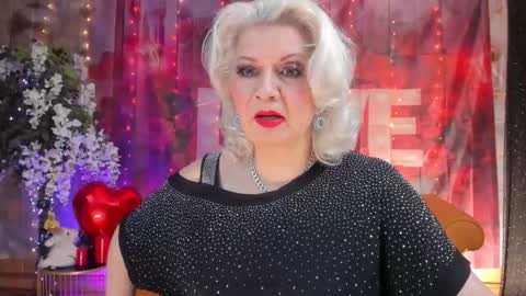 Snapshot of victoria_dior chatting on February 11, 6:33 pm diorvictoria9 online show from February 11, 6:33 pm