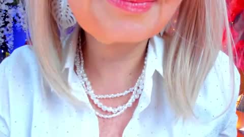 Snapshot of victoria_dior chatting on February 13, 7:42 pm diorvictoria9 online show from February 13, 7:42 pm