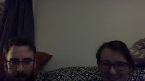 Victoria and Erian online show from January 8, 2:25 am