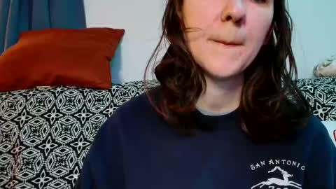 Victoria and Erian online show from January 11, 1:37 am