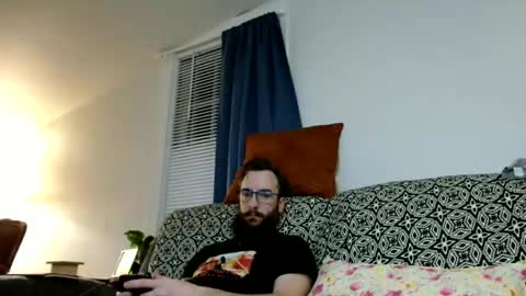 Victoria and Erian online show from January 12, 1:32 am