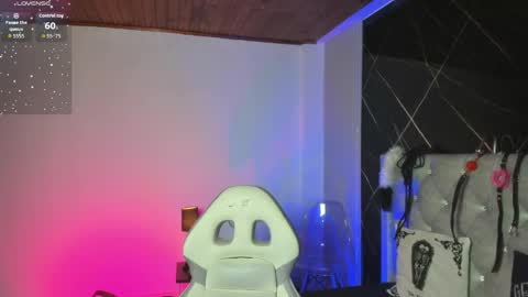 victoria_floyd1 online show from April 20, 8:43 pm