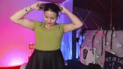 victoria_floyd1 online show from April 21, 2:51 am