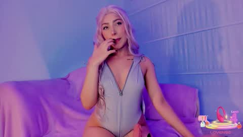 Snapshot of victoria_laurent chatting on October 30, 10:10 pm Victoria Laurent online show from October 30, 10:10 pm