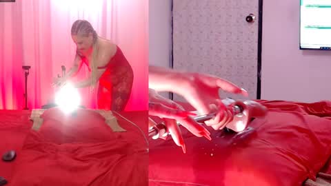 Snapshot of victoria_luxe chatting on February 13, 11:28 am victoria_luxe online show from February 13, 11:28 am