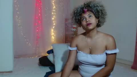 Snapshot of victoria_miler chatting on December 28, 1:08 am VICKY online show from December 28, 1:08 am