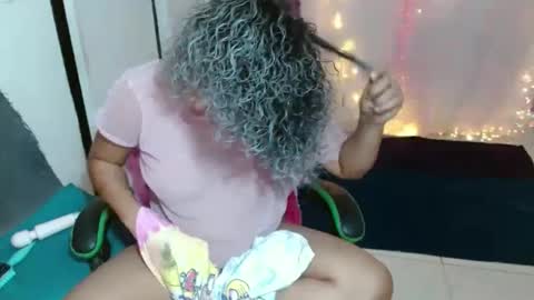 Snapshot of victoria_miler chatting on September 16, 10:22 pm VICKY online show from September 16, 10:22 pm