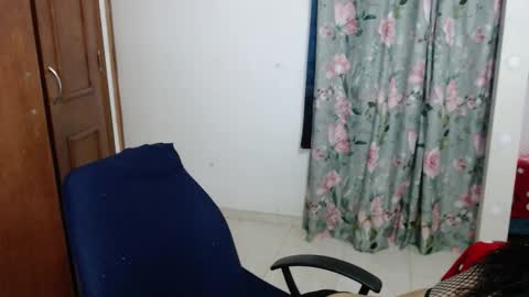 Snapshot of victoria_milf06 chatting on November 29, 3:20 am victoria online show from November 29, 3:20 am