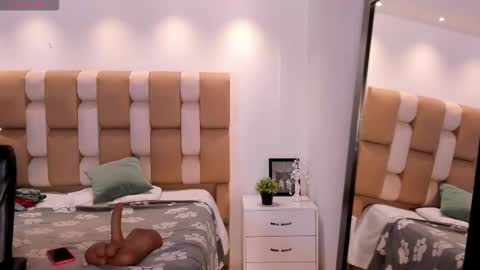 Snapshot of victoria_mooree chatting on September 18, 6:10 pm Victoria Everyday From 1400 to 2130 Col Time online show from September 18, 6:10 pm