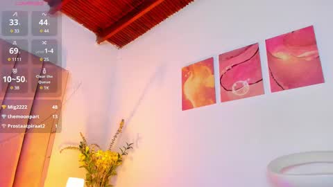 Snapshot of victoria_rash chatting on February 10, 11:23 pm VICTORIA online show from February 10, 11:23 pm