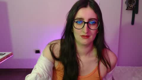 Victoria online show from November 8, 9:02 pm