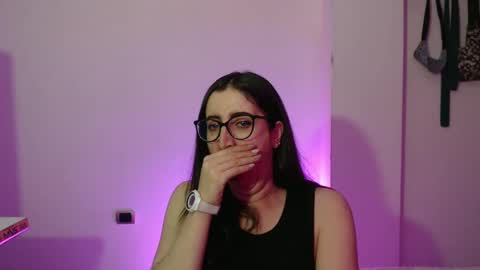 Victoria online show from November 10, 9:25 pm