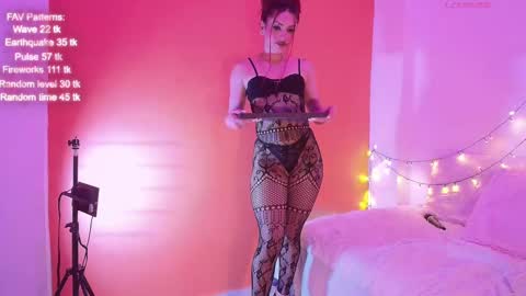 Snapshot of victoria_rossett chatting on October 10, 11:59 pm victoria_rossett online show from October 10, 11:59 pm