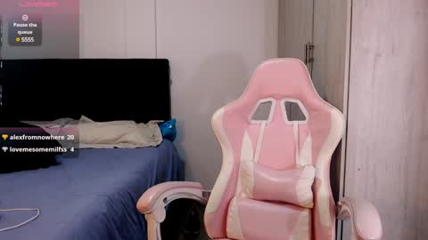 Snapshot of victoria_smile_ chatting on February 9, 12:39 am Victoria online show from February 9, 12:39 am