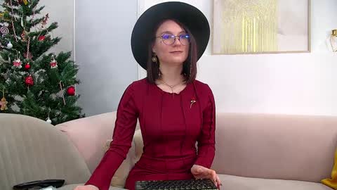 Snapshot of victoriaardern chatting on December 27, 10:01 am Victoria online show from December 27, 10:01 am