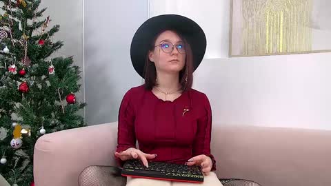 Snapshot of victoriaardern chatting on December 27, 1:07 pm Victoria online show from December 27, 1:07 pm