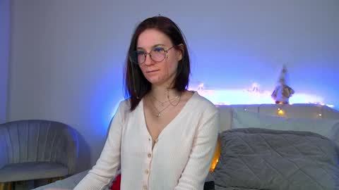 Snapshot of victoriaardern chatting on December 30, 6:20 am Victoria online show from December 30, 6:20 am