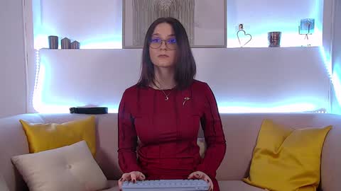 Snapshot of victoriaardern chatting on January 29, 3:44 am Victoria online show from January 29, 3:44 am