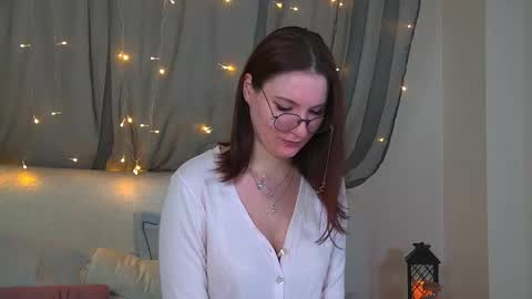 Snapshot of victoriaardern chatting on October 25, 6:21 am Victoria online show from October 25, 6:21 am