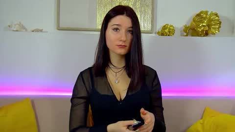 Snapshot of victoriaardern chatting on November 20, 6:24 am Victoria online show from November 20, 6:24 am