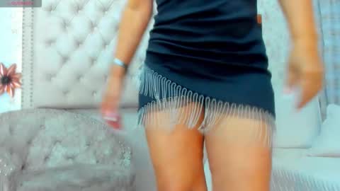 victoriaarousse online show from September 27, 12:15 am