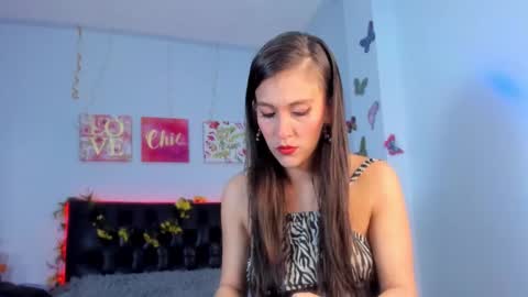 Snapshot of victorialarson2 chatting on November 6, 9:37 pm Victoria Larson - Independient Model online show from November 6, 9:37 pm