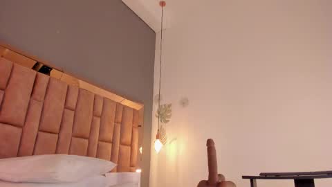 Victoria  online show from February 26, 6:00 pm