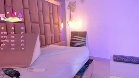 Victoria  online show from October 30, 1:45 pm