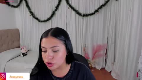 V  I C  T O R I A  online show from December 11, 10:38 pm