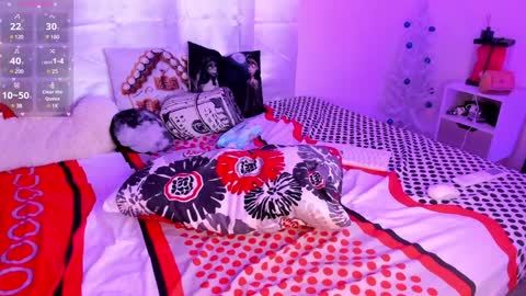 Snapshot of victtoriamoon_1 chatting on December 31, 5:22 am Moon online show from December 31, 5:22 am