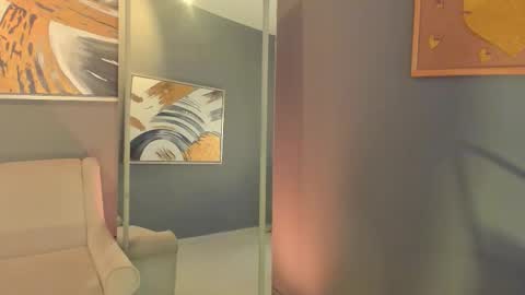 Snapshot of vienah_louis chatting on February 26, 2:43 am vienah_louis online show from February 26, 2:43 am