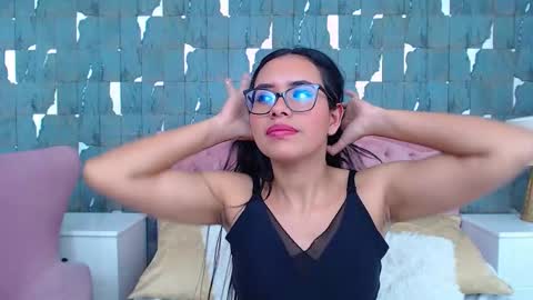 Viictoriasecret online show from November 13, 9:41 am