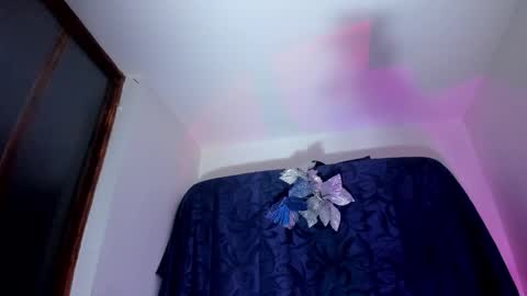 Snapshot of viioleett_cum chatting on October 15, 1:00 pm viioleett_cum online show from October 15, 1:00 pm