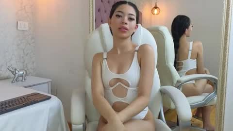 Violet  online show from January 14, 9:31 pm