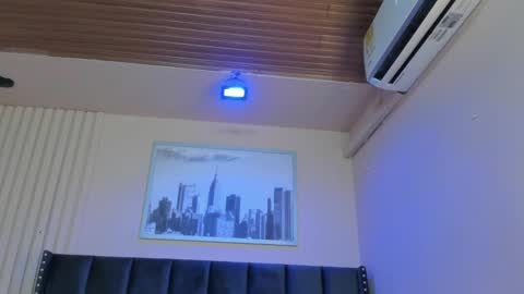 Viiolett online show from March 2, 7:56 pm