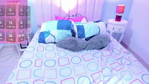 Violet online show from December 10, 4:38 pm