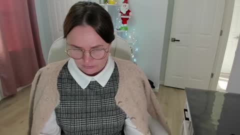 Ukrainian-woman online show from December 13, 6:59 pm