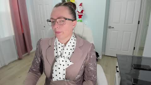 Ukrainian-woman online show from December 18, 1:23 pm