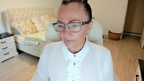 Ukrainian-woman online show from September 12, 12:49 pm