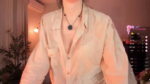 Viki Bellson online show from October 12, 6:51 pm