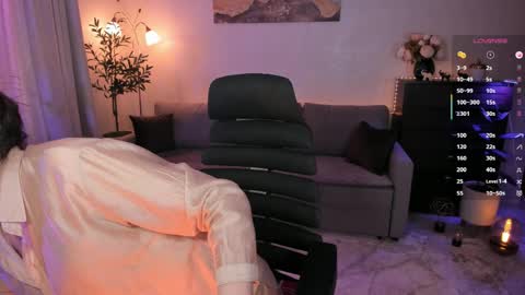 Viki Bellson online show from March 29, 7:03 pm