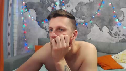 vikingchrisss online show from December 17, 11:28 am