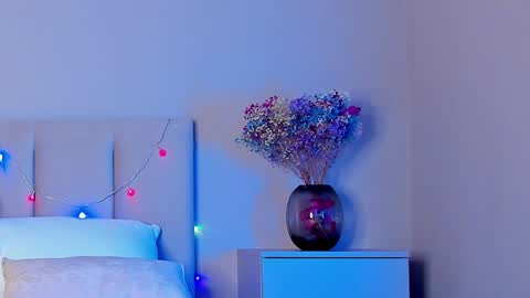 VIKKI online show from January 3, 7:18 pm