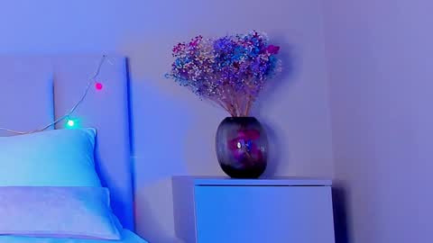 VIKKI online show from January 14, 6:49 pm